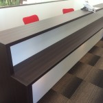 エントランスに内装用化粧シートでオフィスをべっぴんさんに！