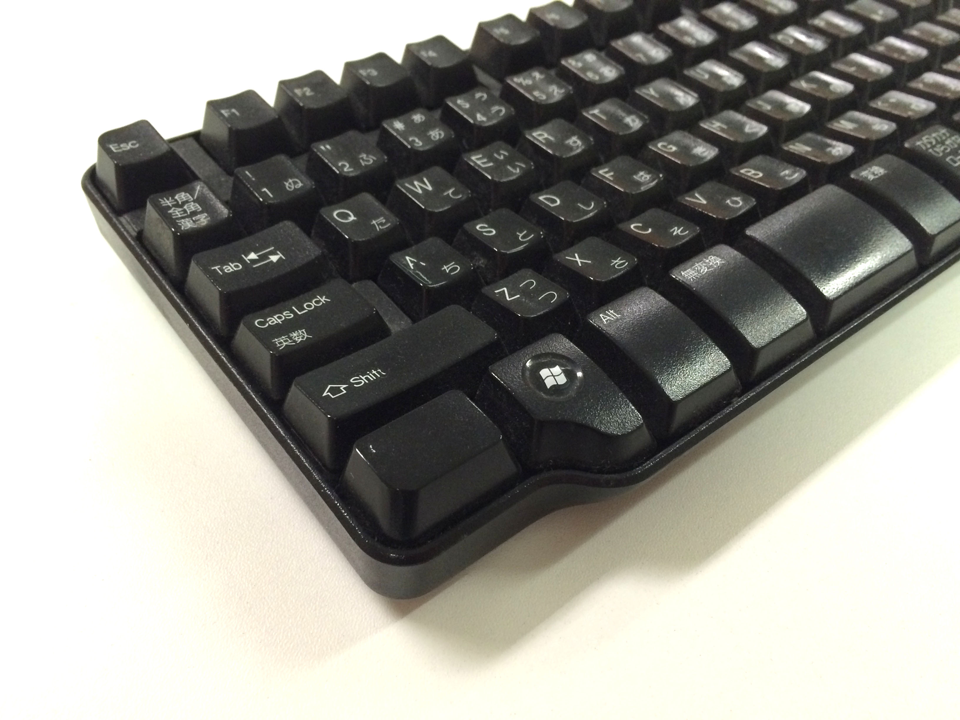 えっ？こんなに汚いの！？ オフィスでできるキーボードの掃除方法