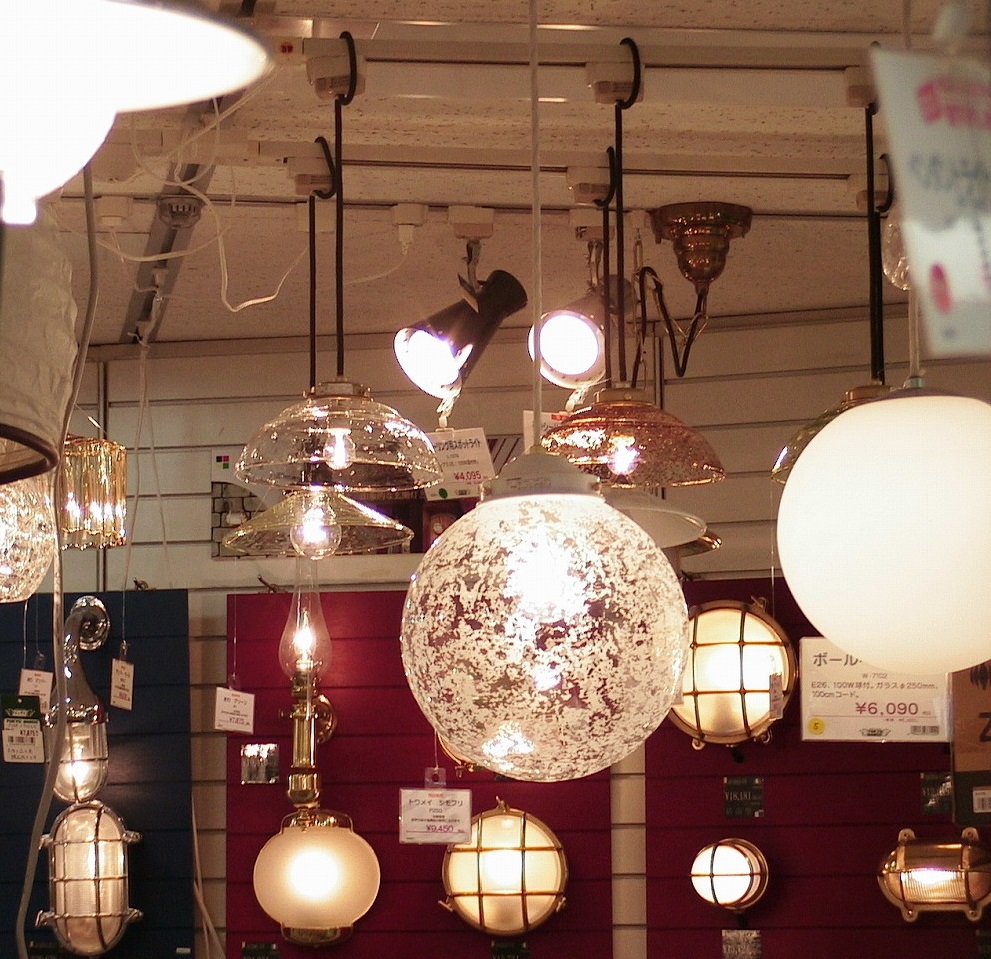 料理を美味しそうに見せる照明とは？