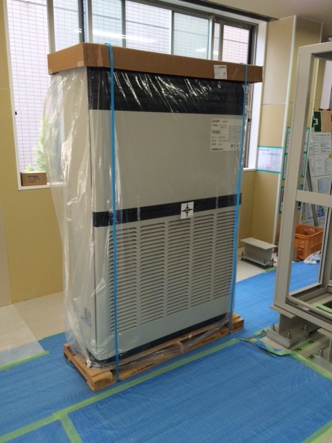 夏への準備はお早めに～オフィスの業務用エアコンの施工事例～