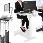オフィスでサイクリング？エクササイズデスクの紹介