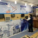 グラフィックシートの施工事例より～オフィスのエントランスをPRの場所に～