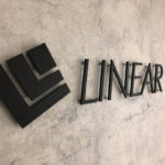 オフィス内装のトレンド考察～モダニズムを意識したエントランス事例より～