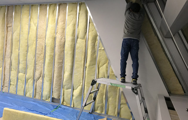 隙間を埋めて快適度アップ～ＬＧＳ造作壁を斜めに設置した施工事例～