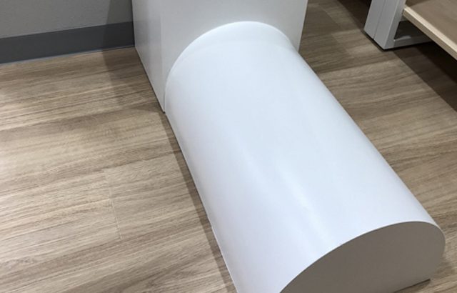 木工造作と塗装仕上げで配管カバーが美しくなってしまった施工事例