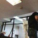 安い・明るい・かっこ良い。3拍子揃った黒アルミ&ガラスパーティション施工事例