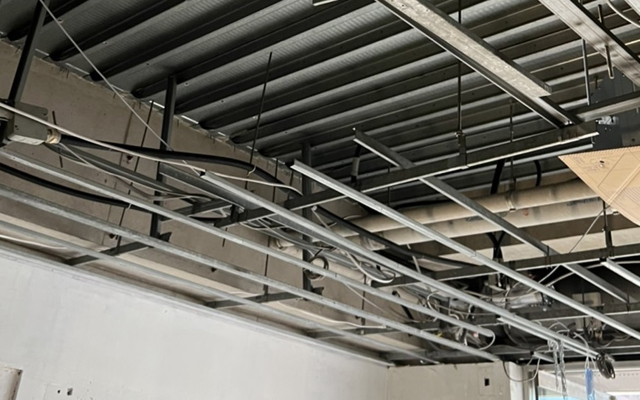 スケルトンの事務所を借りたけど、やっぱりオフィス仕様の天井を作りたい時～最低限知っておくべき天井の知識