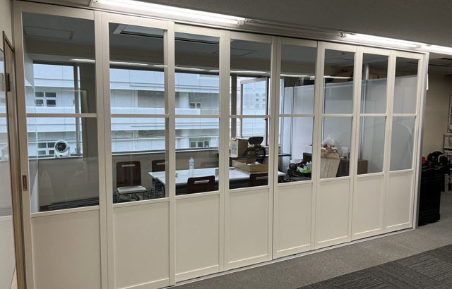 オフィスの会議室、大が小を兼ねることが出来るのか？～スペースを有効活用出来る可動式パーティションという選択肢を～