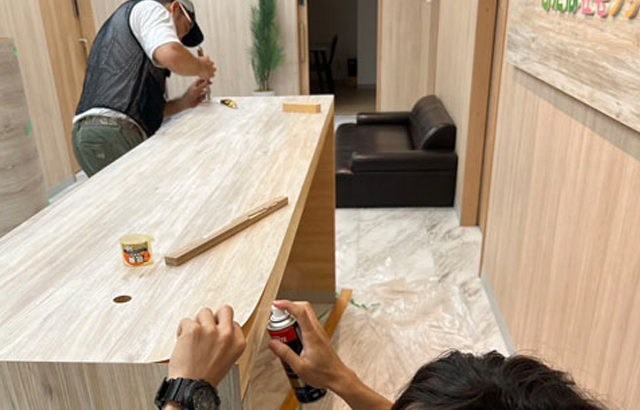 補修だけでもお任せください！～メラミン化粧板が浮いてきてしまった時の対処法～