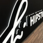 会社の顏よ、美しく輝け！～LED発光サイン「ルミレター（ダイカン社製）」４パターンの施工事例～