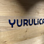 居抜きで借りた後、真っ先に行なうべきこと～それはエントランスを自社仕様にして壁を補修すること～