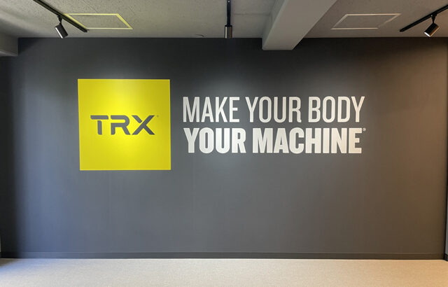 チャンネル文字サイン（箱文字サイン）、テンタックシートサイン、それぞれの特徴を活かした施工事例をご紹介