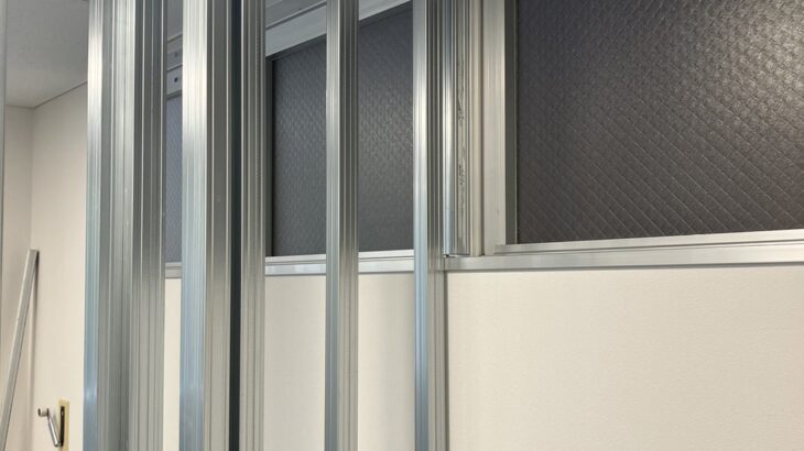 設備をかわして綺麗に納める～施工アイデアで排煙窓問題も天井設備問題も解決！