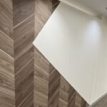 クロスで変わる空間デザイン 〜貼り方と仕上げで印象をアップさせるテクニック３選