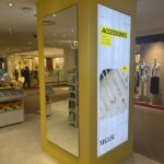 柱を店舗内装の主役にしよう～視認性とファサードデザインを両立するサイネージ案