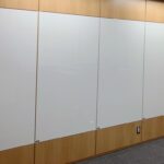 「置き型」より「組込型」～パーティション一体型ホワイトボードのメリット5選