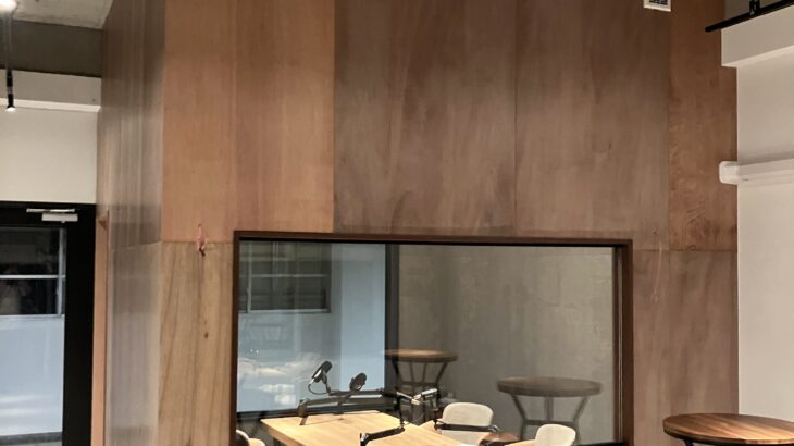 校舎リノベーション事例】ラジオ収録や配信のための防音スタジオの作り方